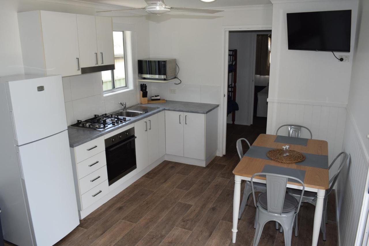 Отель Mollymook Caravan Park Экстерьер фото