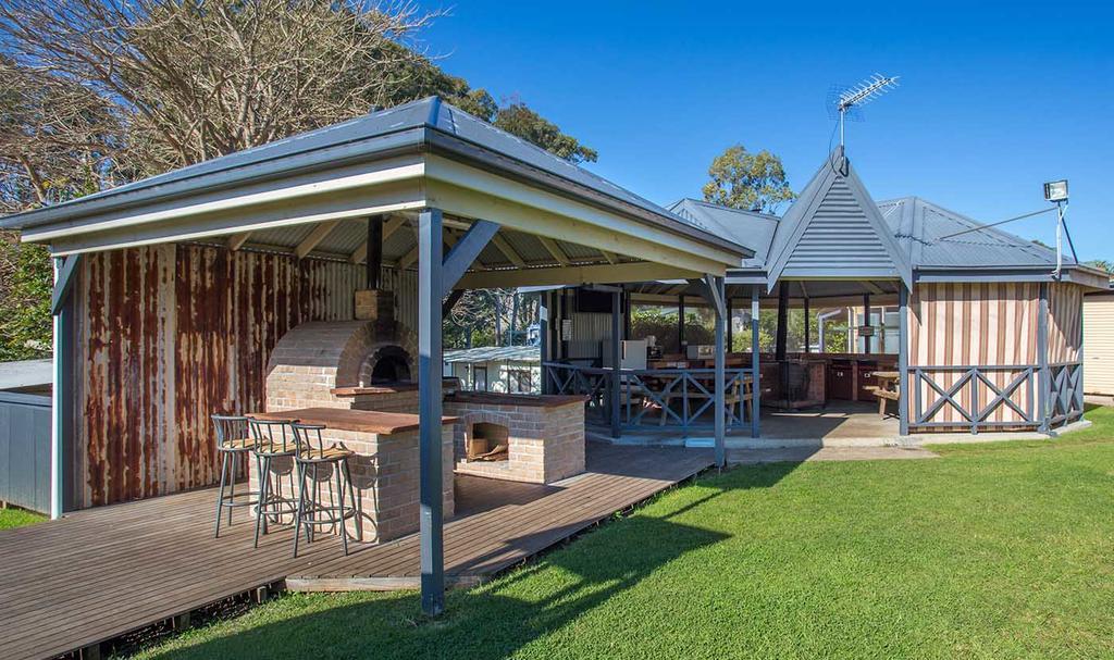 Отель Mollymook Caravan Park Экстерьер фото